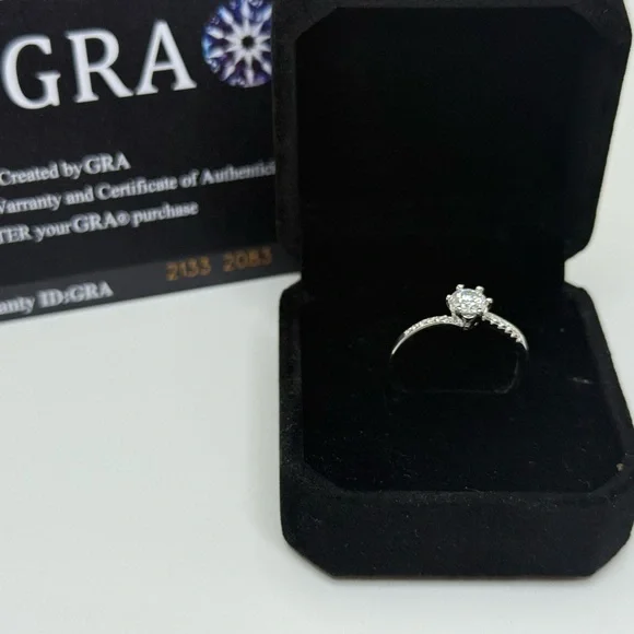 Dainty Over 1ct.tw Moissanite Ring Set Size 7 - Picture 5 of 13